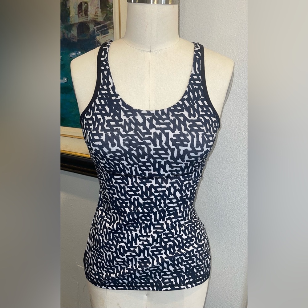 Lululemon tank